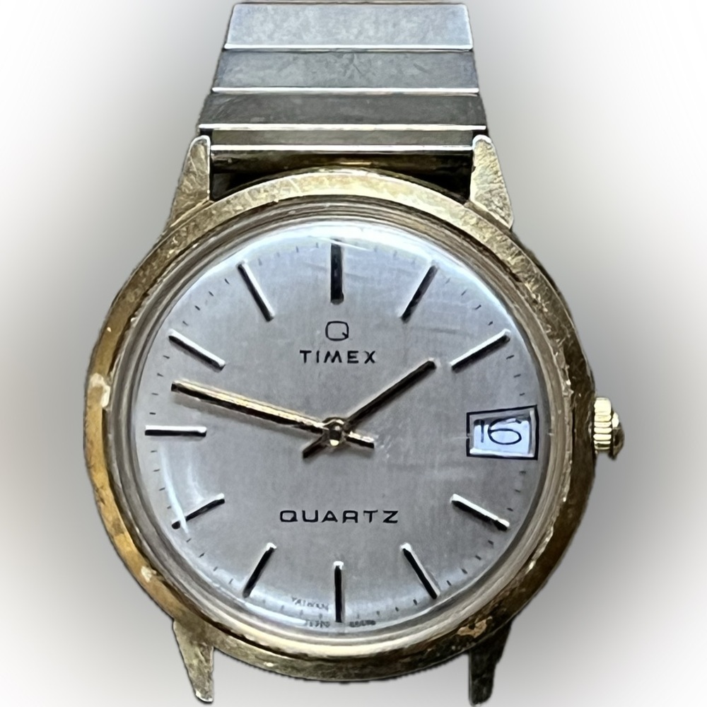 Vintage Timex Quartz Watch with Date Display